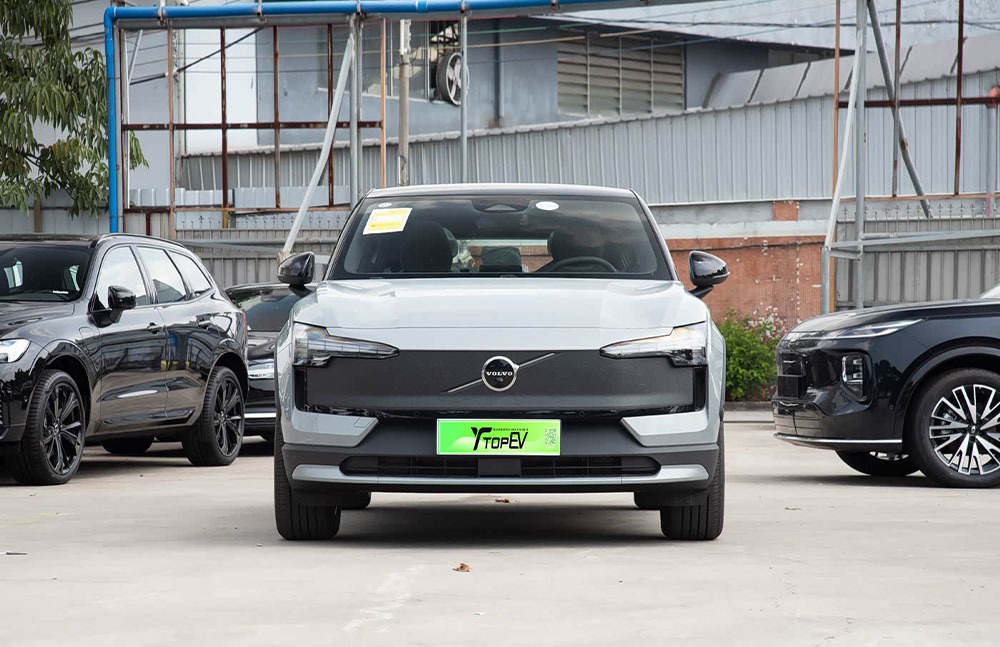 imgi_3_1_3(39) 2026 Volvo EX30 Cross Country – China Export Vehicle | EVOVED - Image 1
