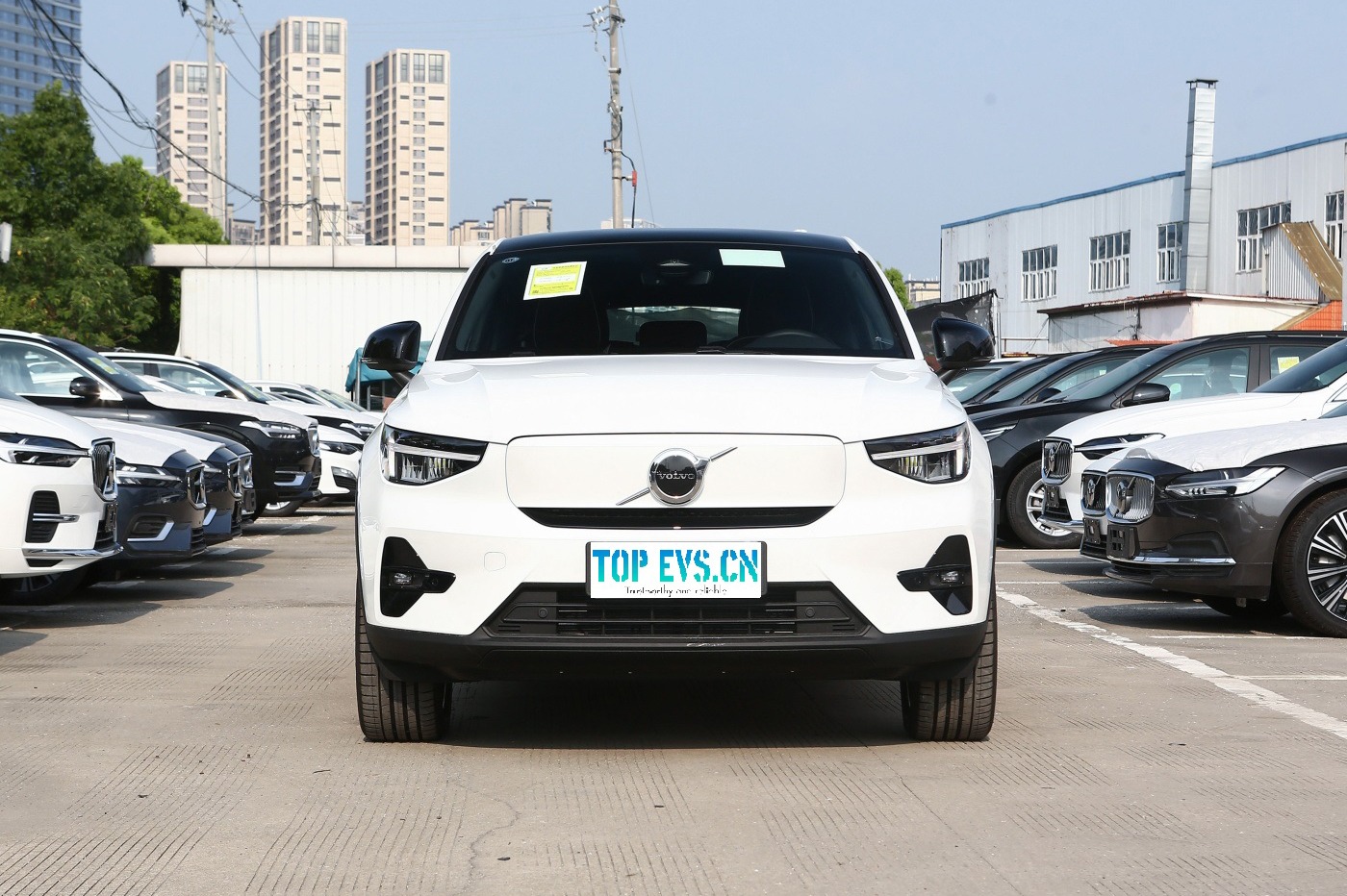 imgi_16_Volvo C40 PHEV VOLVO XC60 PHEV – Ready for Export From China | EVOVED - Image 1