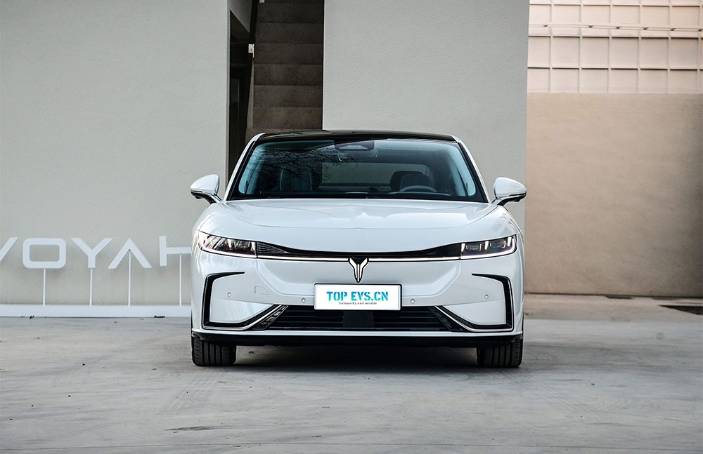 imgi_3_1_3(27) Voyah Passion EV – Ready for Export From China | EVOVED - Image 1